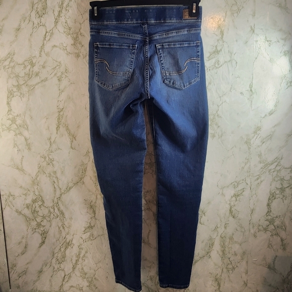 Levi's Totally Shaping Pull-On Skinny Jeans - Picture 7 of 15